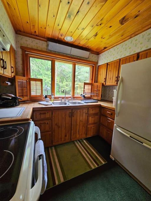 J&d Hand Crafted Holiday home *