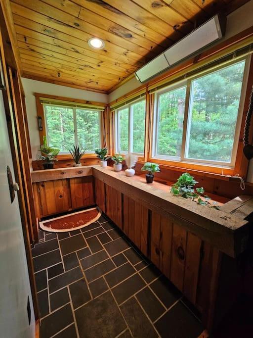 J&d Hand Crafted Holiday home *