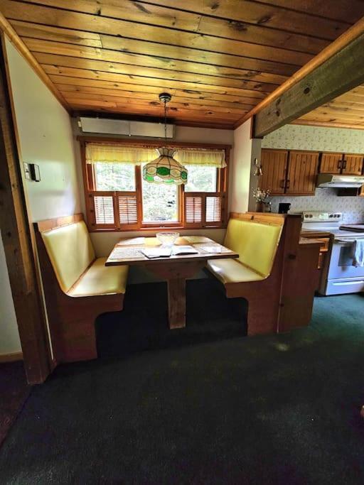 J&d Hand Crafted Holiday home